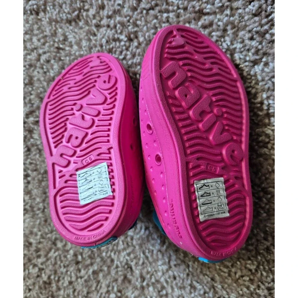 Native toddler shoes size 5c excellent condition- pink